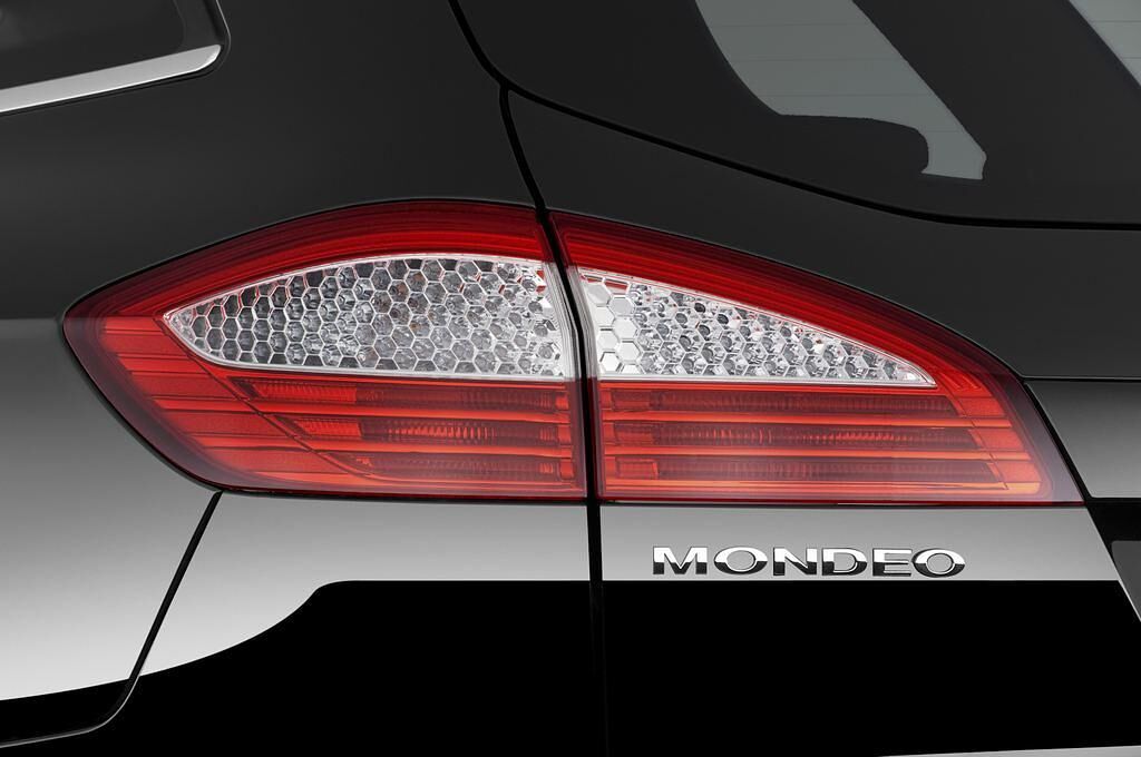 Ford Mondeo (Baujahr 2011) Titanium 5 Türen Rücklicht