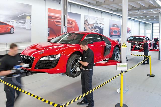 Nur 1.600 Kilogramm soll der R8 e-tron wiegen, wenn er Ende 2012 auf den Markt kommt