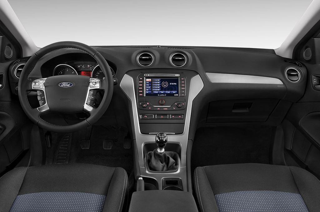 Ford Mondeo (Baujahr 2011) Trend 5 Türen Cockpit und Innenraum