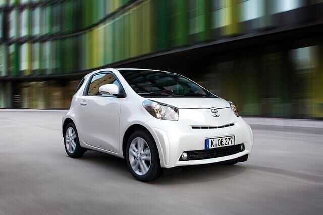 Der Toyota iQ ist nur wenig länger als ein Smart