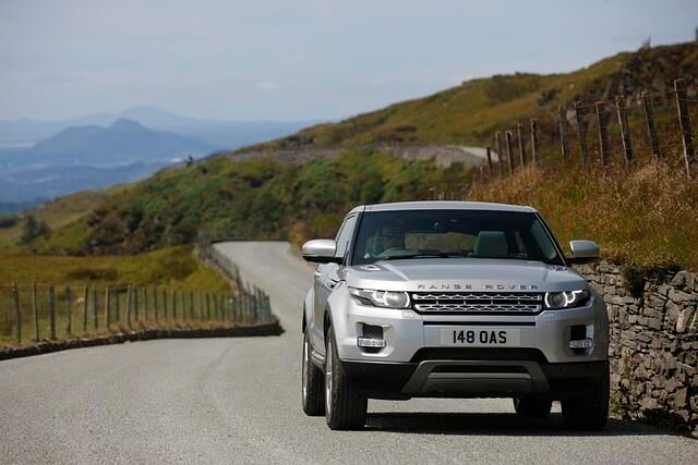 Mit 4,37 Metern ist der Evoque kürzer als ein VW Tiguan