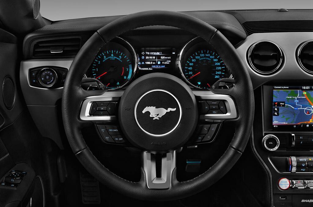 Ford Mustang (Baujahr 2016) - 2 Türen Lenkrad