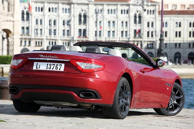 Das Design unterscheidet sich in Details vom Standard-Cabrio