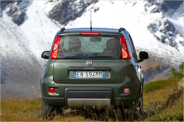 Auch die grauen Plastikteile gibt es nur beim 4x4. Mit einem Unterfahrschutz haben sie allerdings nur optisch Ähnlichkeit