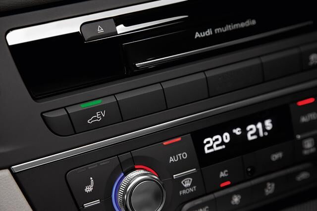 Die Systemleistung aus Benziner und E-Motor beträgt 180 kW/245 PS