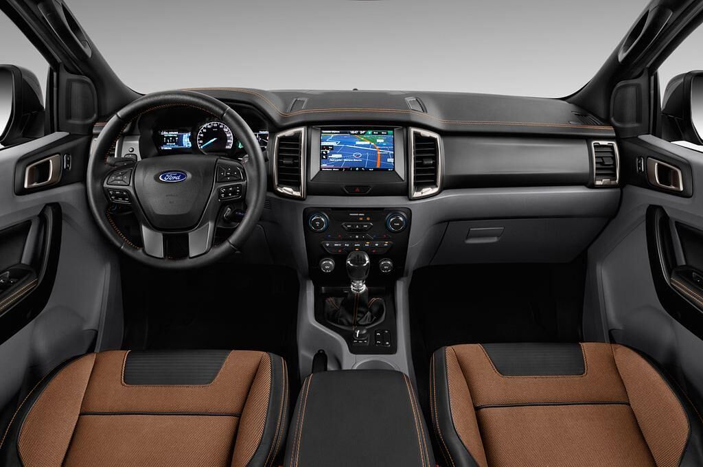 Ford Ranger (Baujahr 2016) Wildtrak 4 Türen Cockpit und Innenraum