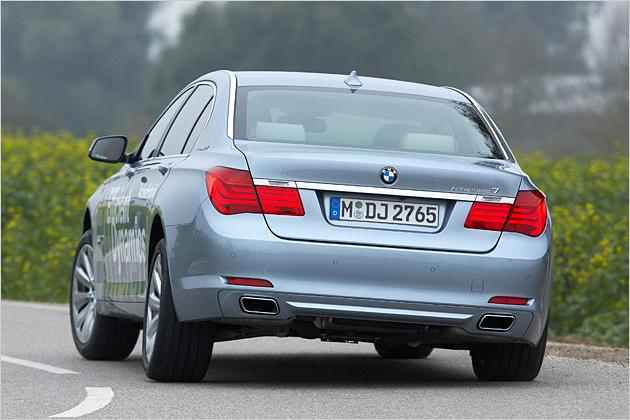 Im Vergleich zum 750i ist der ActiveHybrid 7 zirka 100 Kilogramm schwerer