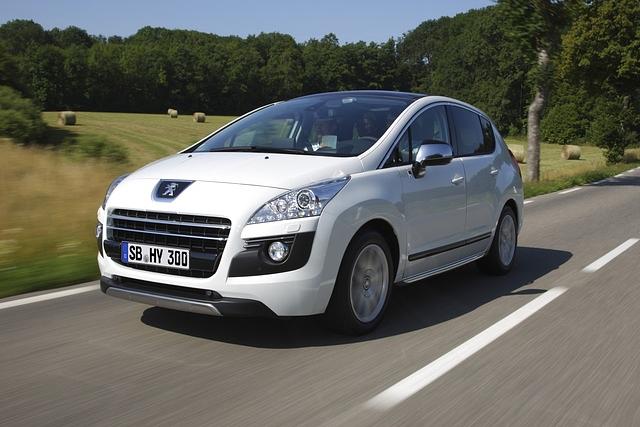 Auch der 3008 hat ein Allradsystem, Hybrid sei Dank