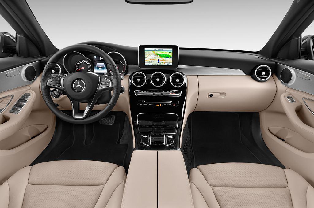 Mercedes C-Class (Baujahr 2015) Avantgarde 5 Türen Cockpit und Innenraum