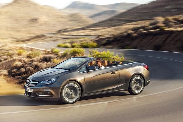 Ergänzt wird das Neuheitenprogramm in der Kompaktklasse durch den im Herbst startenden Mazda3, die Cabrioversion des VW Beetle, 