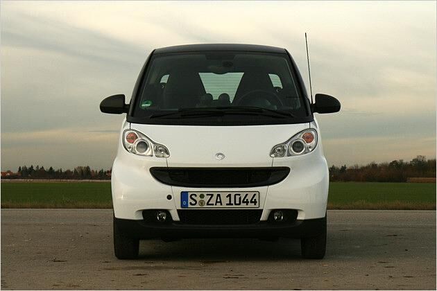 Große Windschutzscheibe und ein Lächeln im Gesicht: Der Smart von vorne