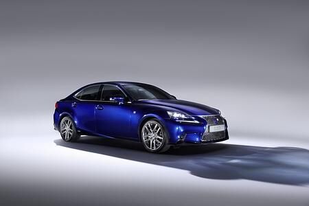 Lexus IS 300h - Komplette Palette Lexus IS 300h - Komplette Palette