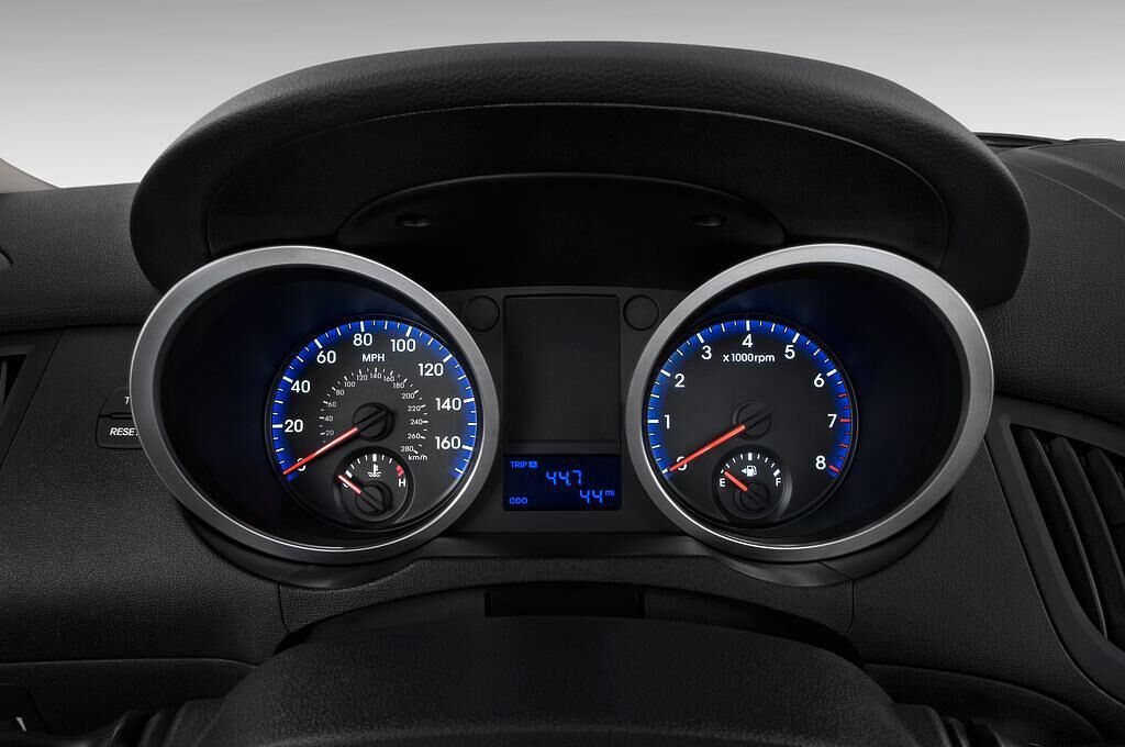 Hyundai Genesis (Baujahr 2011) - 2 Türen Tacho und Fahrerinstrumente