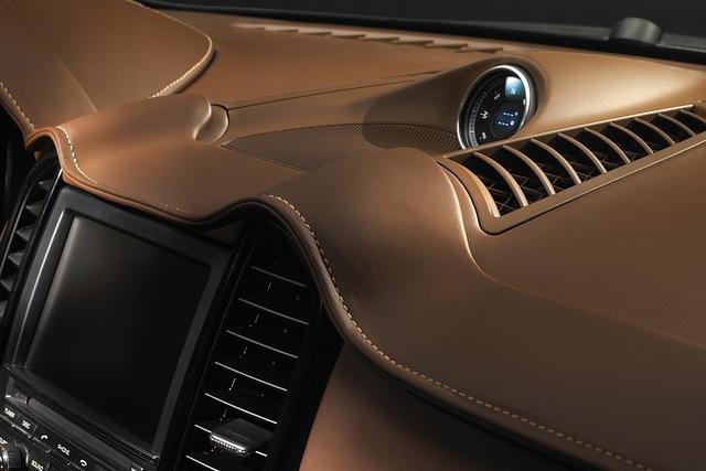 Super-SUV für China-Millionäre: der Eterniti Artemis, hier der Innenraum