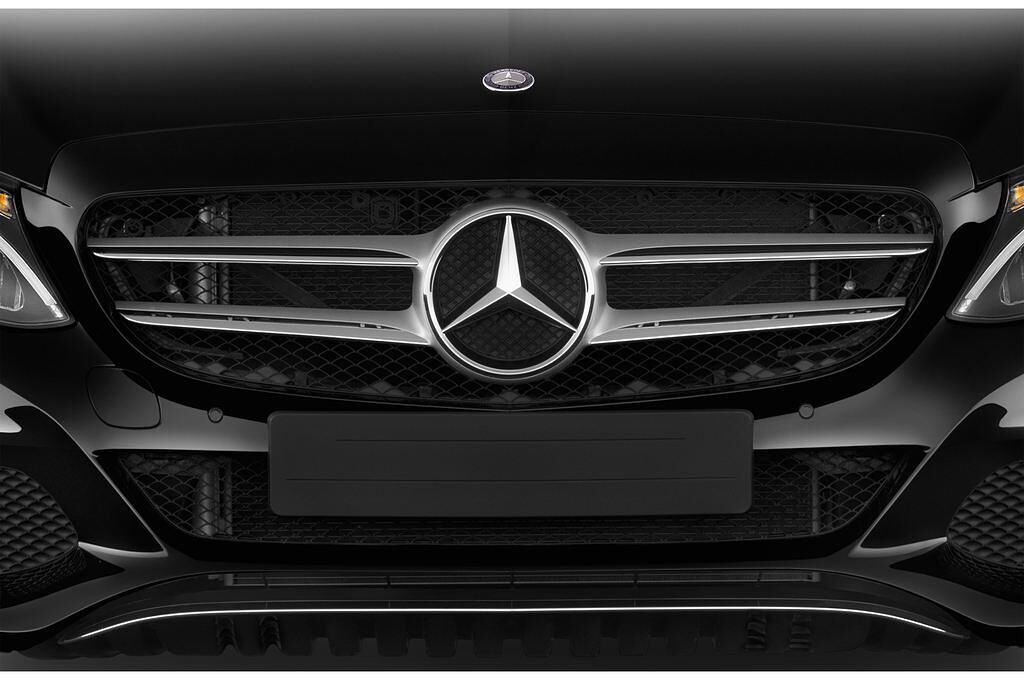 Mercedes C-Class (Baujahr 2015) Avantgarde 5 Türen Kühlergrill und Scheinwerfer