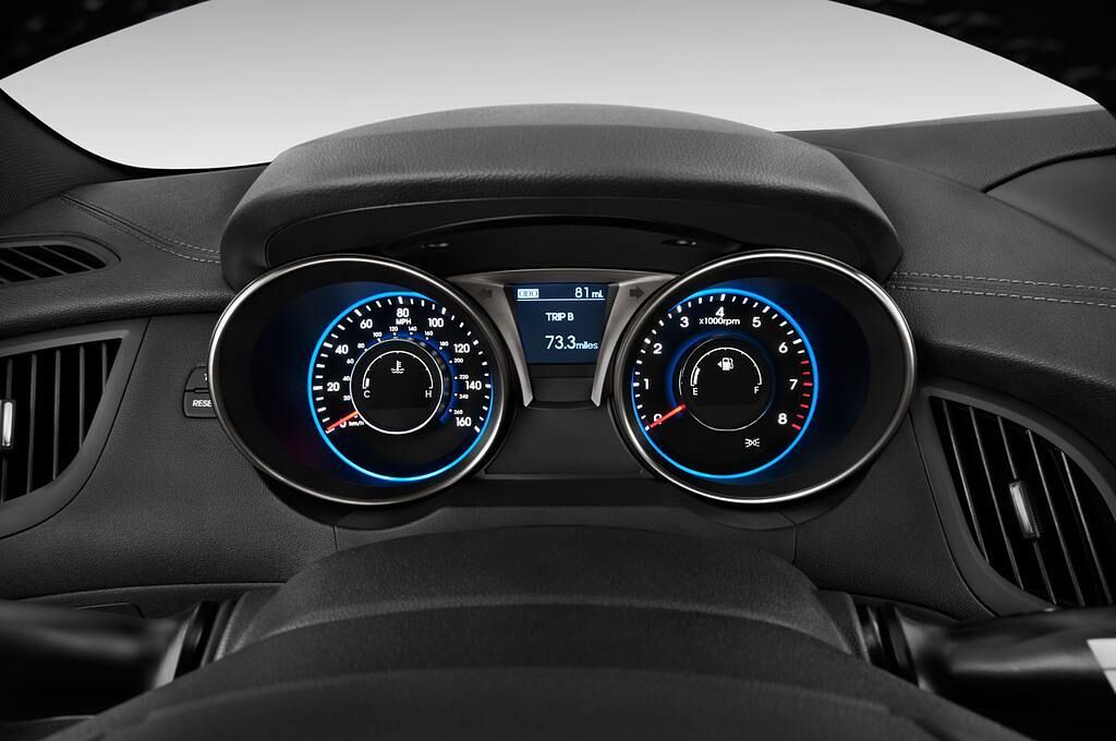 Hyundai Genesis (Baujahr 2013) - 2 Türen Tacho und Fahrerinstrumente
