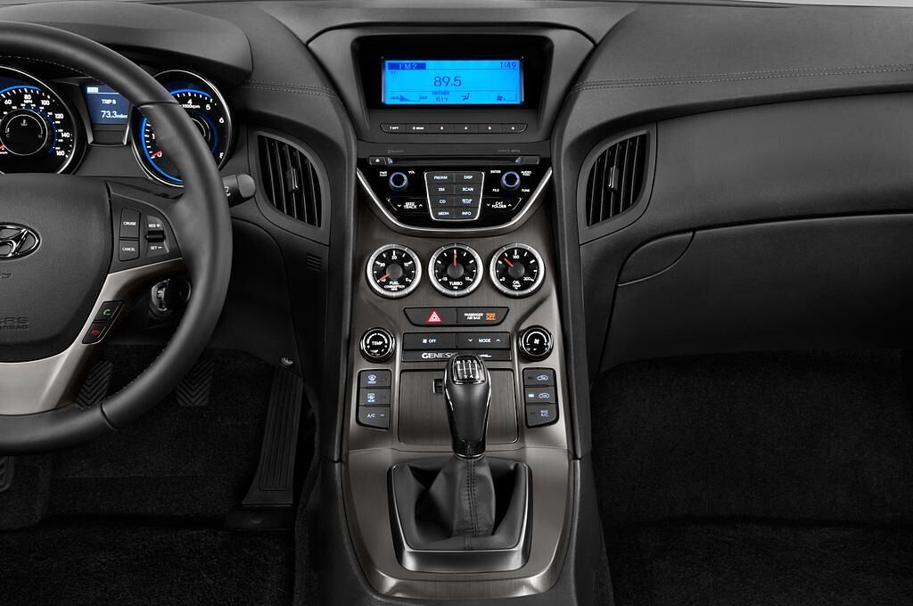 Hyundai Genesis (Baujahr 2013) - 2 Türen Mittelkonsole