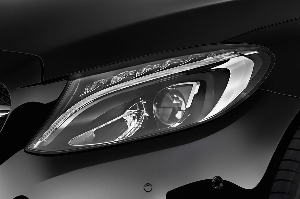 Mercedes C-Class (Baujahr 2015) Avantgarde 5 Türen Scheinwerfer
