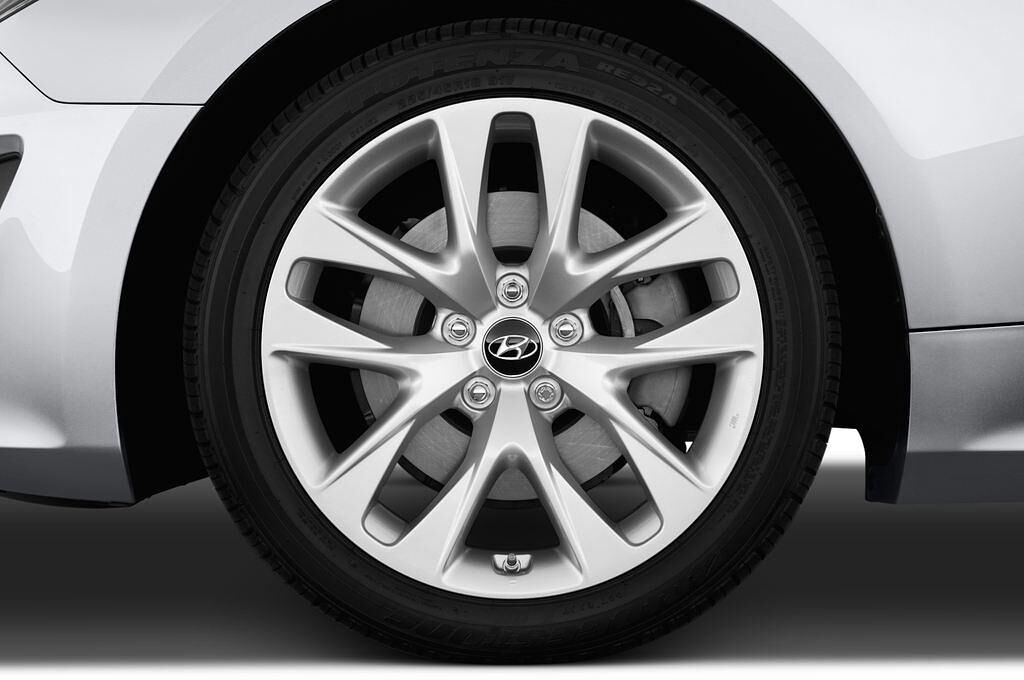 Hyundai Genesis (Baujahr 2013) - 2 Türen Reifen und Felge
