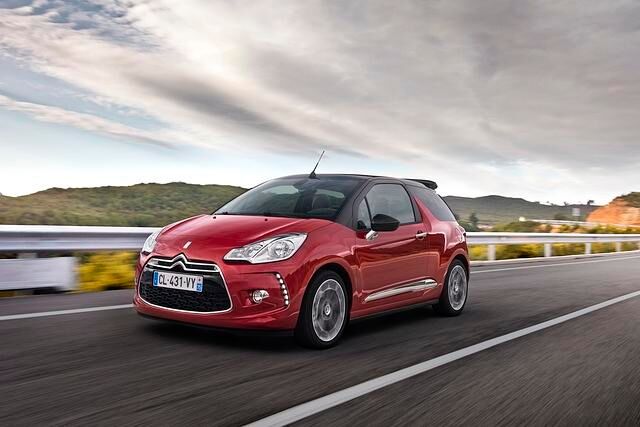Die Preise starten bei 17.790 Euro für das Basis-Cabrio mit 60 kW/82 PS