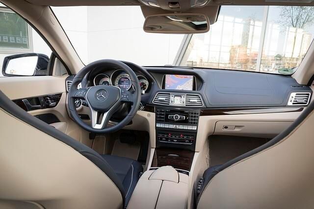 Besonderes Lob verdient Mercedes für die geschmackvolle Überarbeitung des Interieurs
