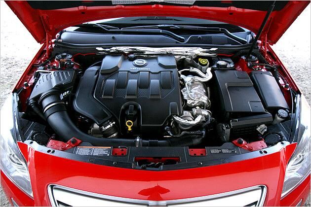 Der V6 ist ein Saugrohreinspritzer, der durch den Twinscoll-Turbo auf 325 PS kommt