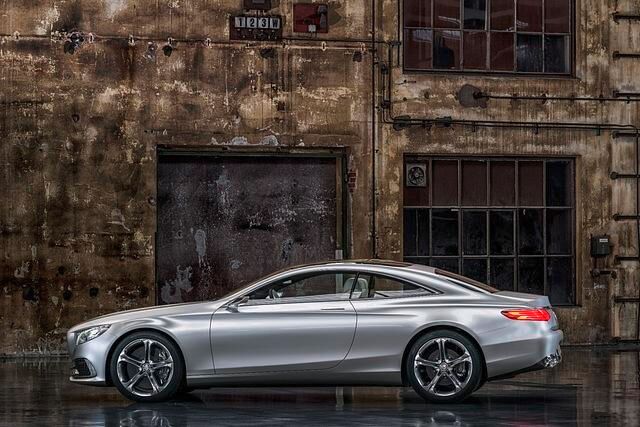 Edelste Materialien und aktuellste Technik – in der S-Klasse zeigt Mercedes-Benz traditionell, was in Sachen Luxus-Automobilbau Stand der Dinge ist.