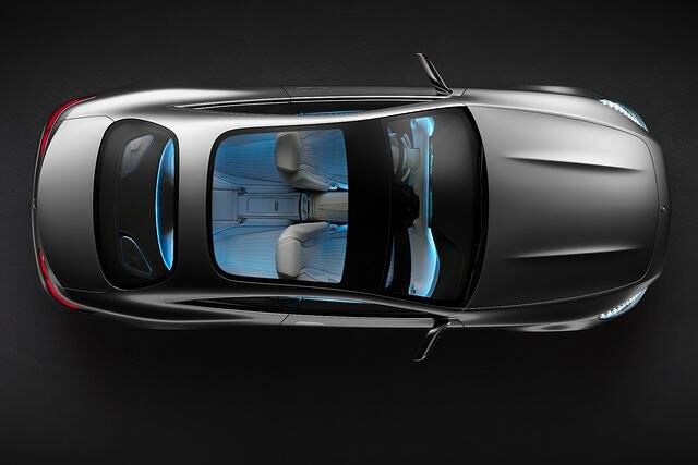 Angetrieben wird das Concept S-Class Coupé von einem V8-Biturbo-Aggregat, das aus 4,7-Litern Hubraum 335 kW/455 PS schöpft und ein maximales Drehmoment von 700 Newtonmetern hat.