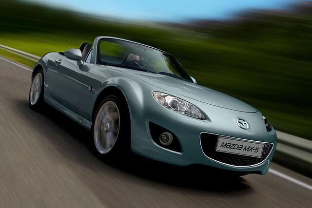 Heckantrieb und Stoffverdeck machen den MX-5 zu einem der wenigen lupenreinen Roadster