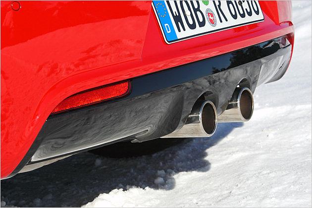 Die beiden mittig platzierten Endrohre gab es bereits beim Vorgänger Golf R32