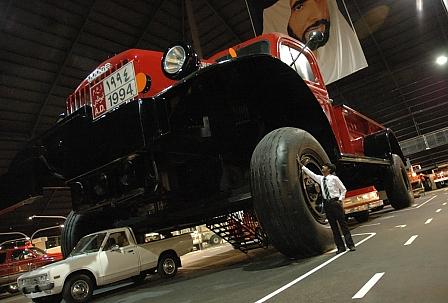 Automuseum Abu Dhabi: Riesen-Wohnwagen