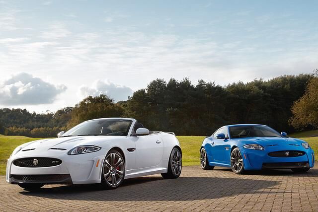 Neben dem Cabrio gibt es noch das XKR-S Coupe