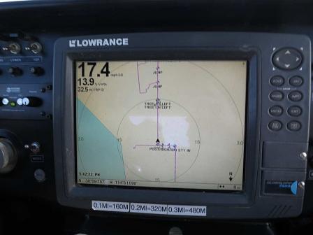 Metergenaue Navigation mit Kurzinformationen wie "Jump" oder "Tree".