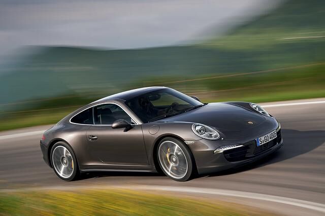 Der neue Porsche 911 Carrera treibt bald auch die Vorderräder an