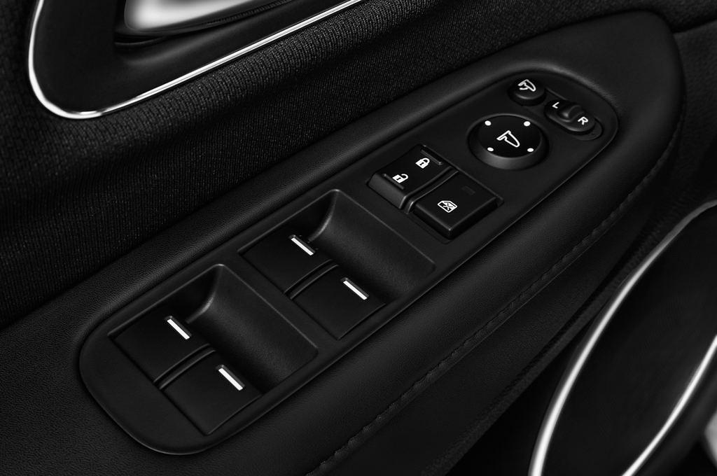 Honda HR-V (Baujahr 2016) Executive 5 Türen Bedienungselemente Tür