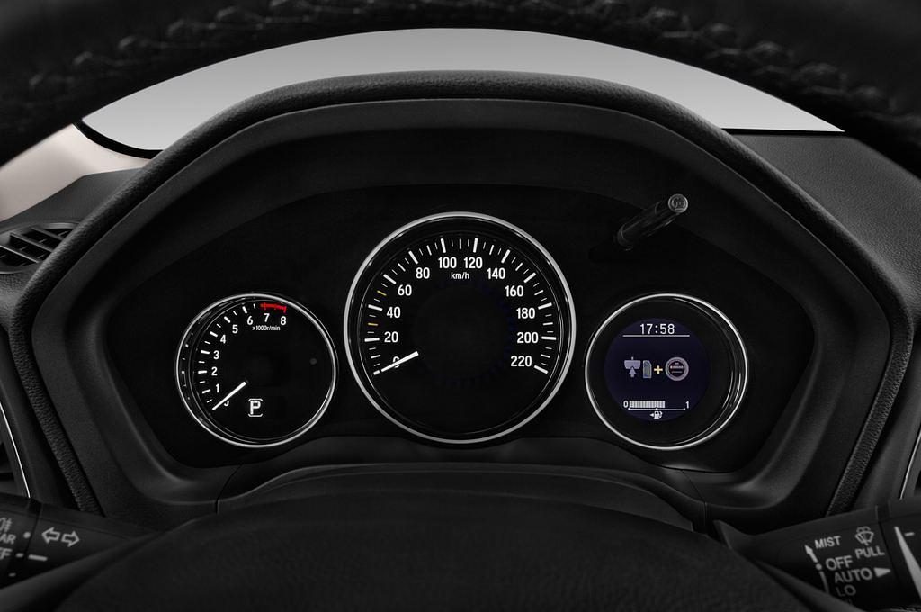 Honda HR-V (Baujahr 2016) Executive 5 Türen Tacho und Fahrerinstrumente