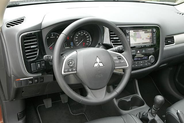 Das Interieur präsentiert sich deutlich hochwertiger als bisher und mit mehr Platz für fünf oder optional sieben Passagiere.