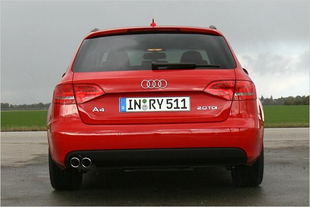 Zwei Endrohre entsorgen die Abgase: Audi gibt einen CO2-Ausstoß von 129 Gramm je Kilometer an