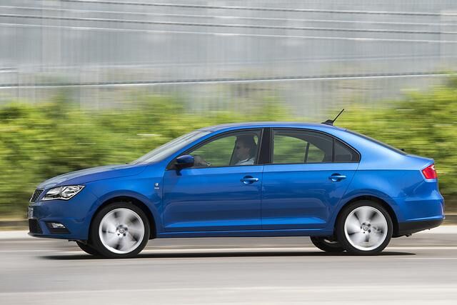 Die Technik stammt wie beim Schwestermodell Skoda Rapid aus dem Konzernregal