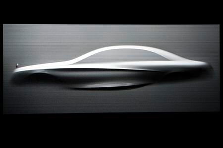 Kunstvolle Mercedes S-Klasse - In Form gegossen Kunstvolle Mercedes S-Klasse - In Form gegossen