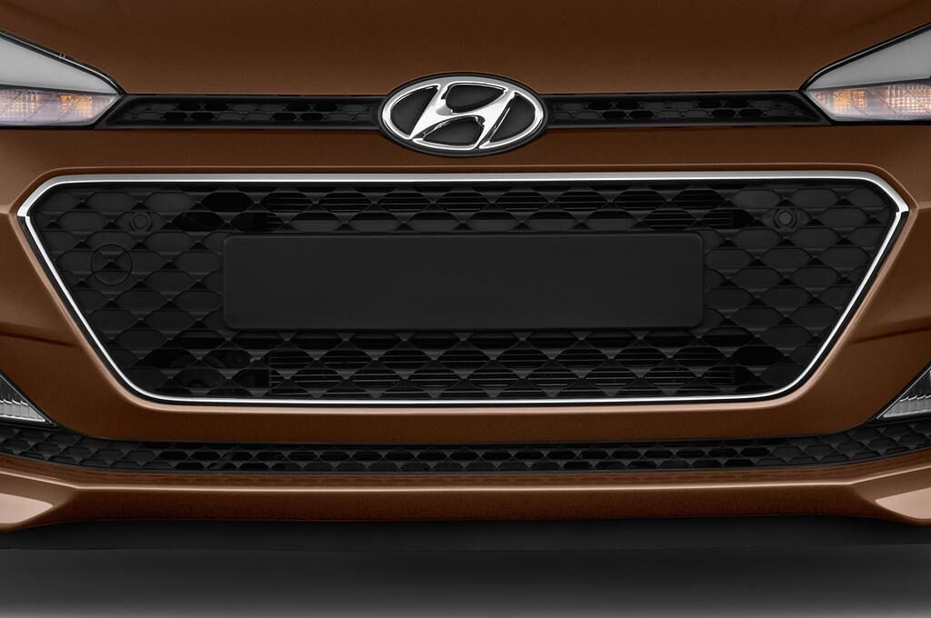 Hyundai I20 (Baujahr 2015) Style 5 Türen Kühlergrill und Scheinwerfer