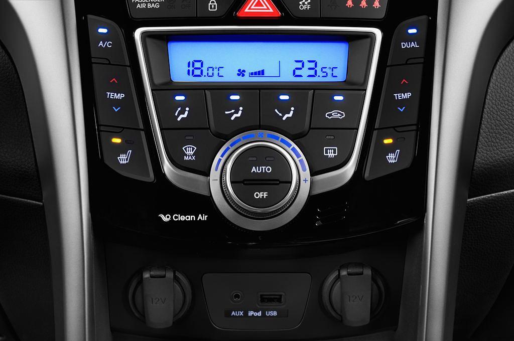 Hyundai I30 (Baujahr 2014) Design 3 Türen Temperatur und Klimaanlage