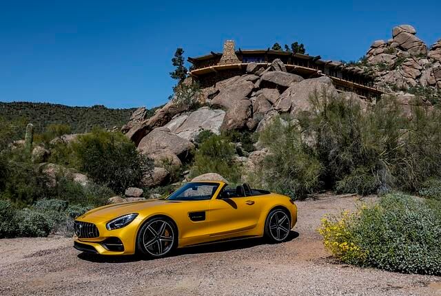 Ein auffälliges Detail der Front des GT Roadster ist der Panamericana-Kühlergrill
