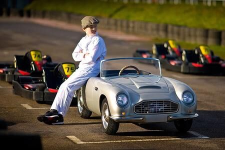 Ein Aston Martin für Kinder - Klassiker im Kleinformat Ein Aston Martin für Kinder - Klassiker im Kleinformat