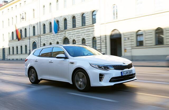 Der aktuelle Optima ist bereits die vierte Generation der Kia-Mittelklasse in Europa, aber die erste, die es nicht nur als Stufenhecklimousine, sondern auch als Kombi gibt
