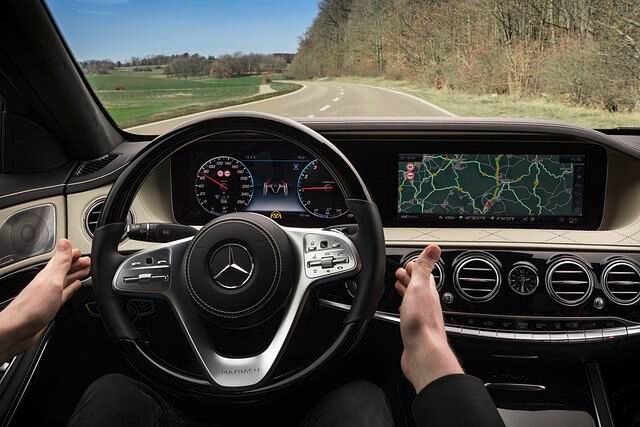 Die neue S-Klasse fährt nun beinahe autonom