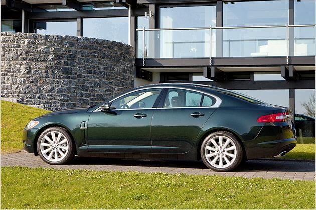 Insgesamt ist der XF in sechs Motorisierungen zu haben