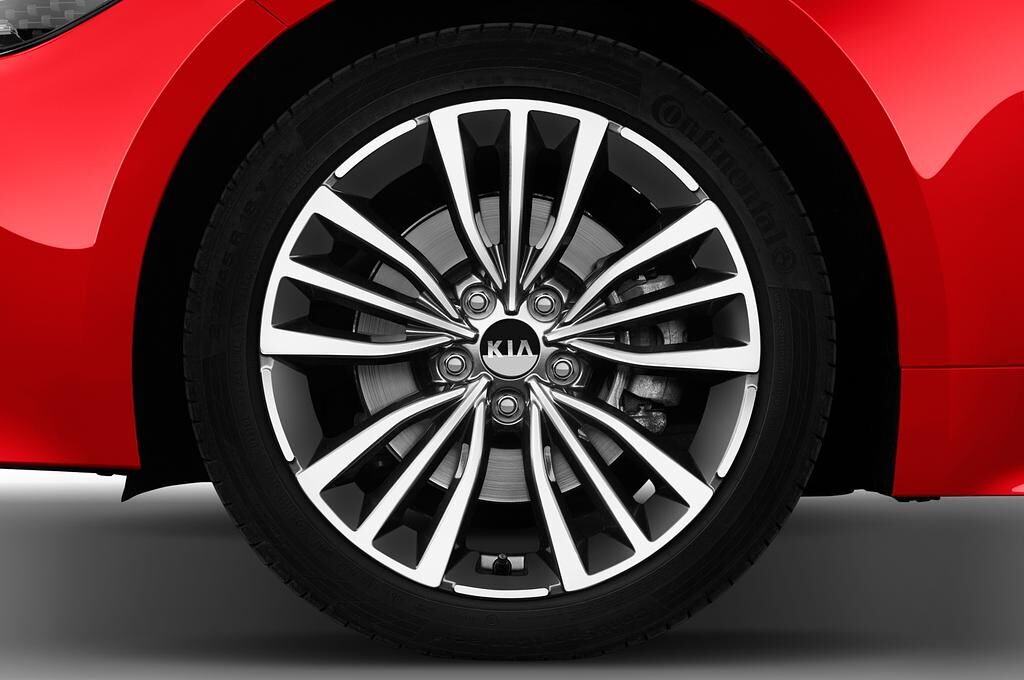 KIA Stinger (Baujahr 2018) GT-Line 5 Türen Reifen und Felge