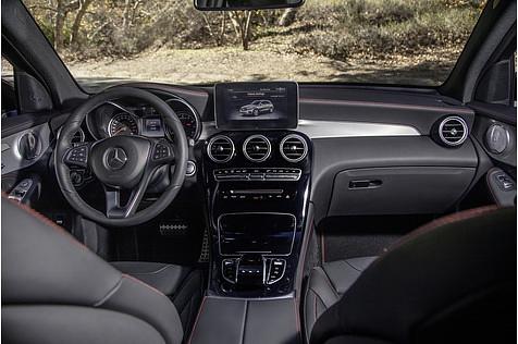 Das Cockpit des Mercedes AMG GLC 43
