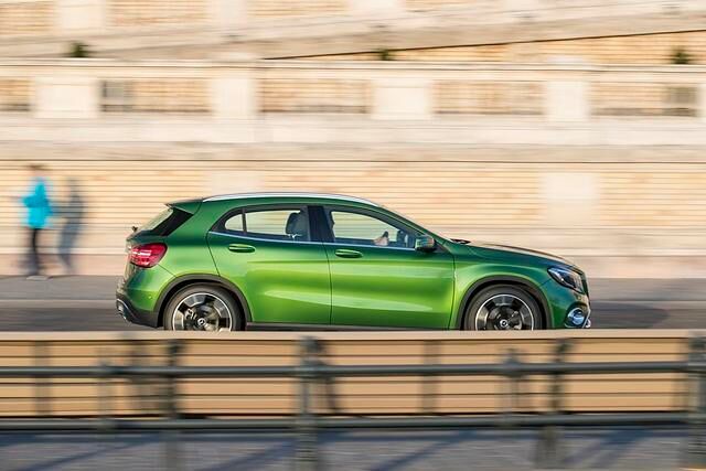 Erstaunlich bleibt der Spagat, den der 4,42 Meter lange GLA in Sachen Fahrdynamik und Komfort hinlegt